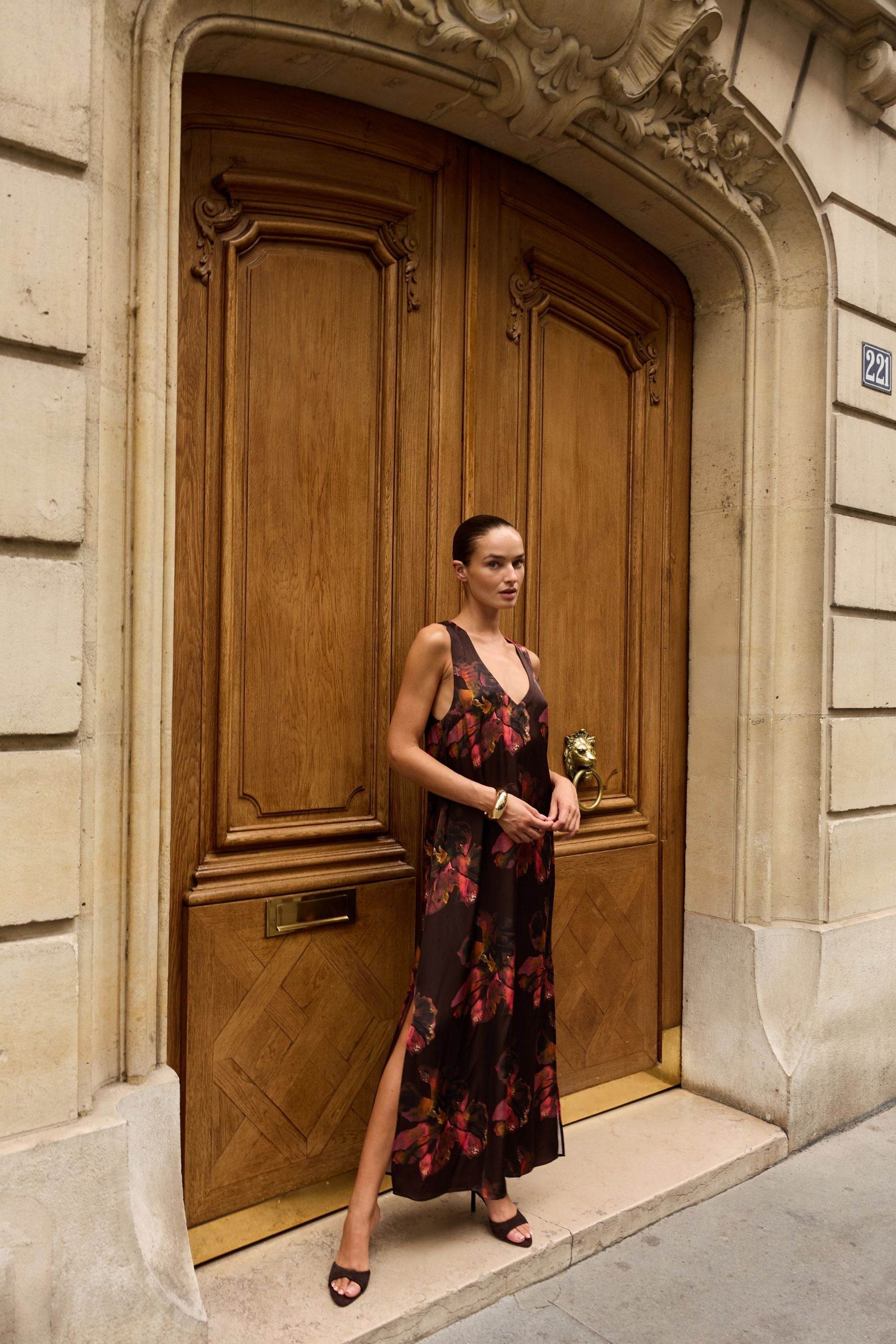 V NECK MAXI - CHOCOLAT PETALS