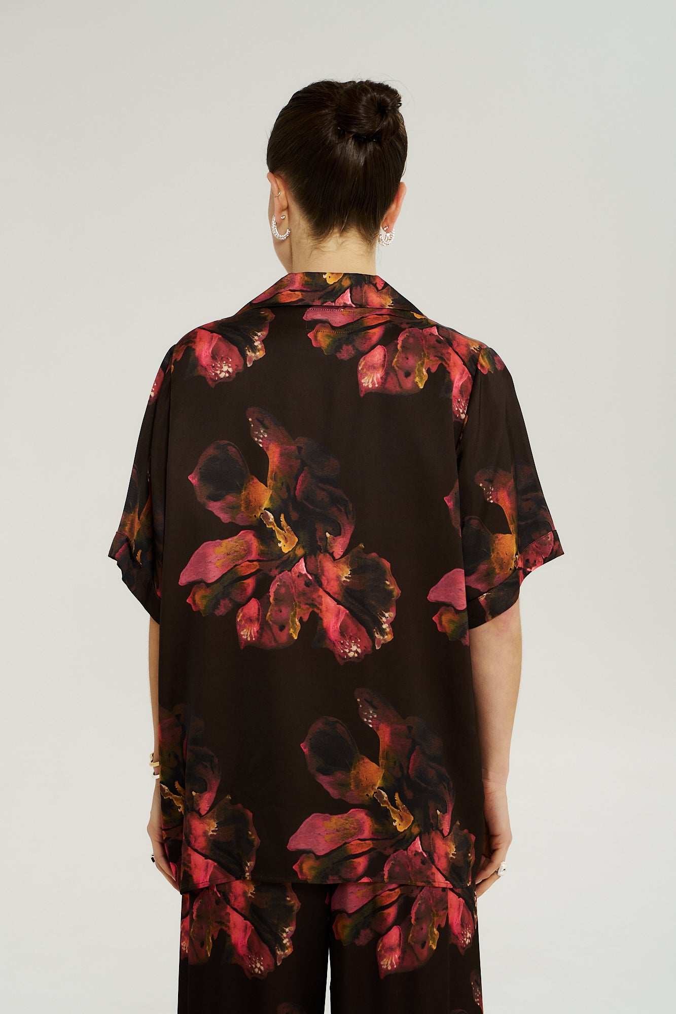BUTTON UP SS SHIRT - CHOCOLAT PETALS