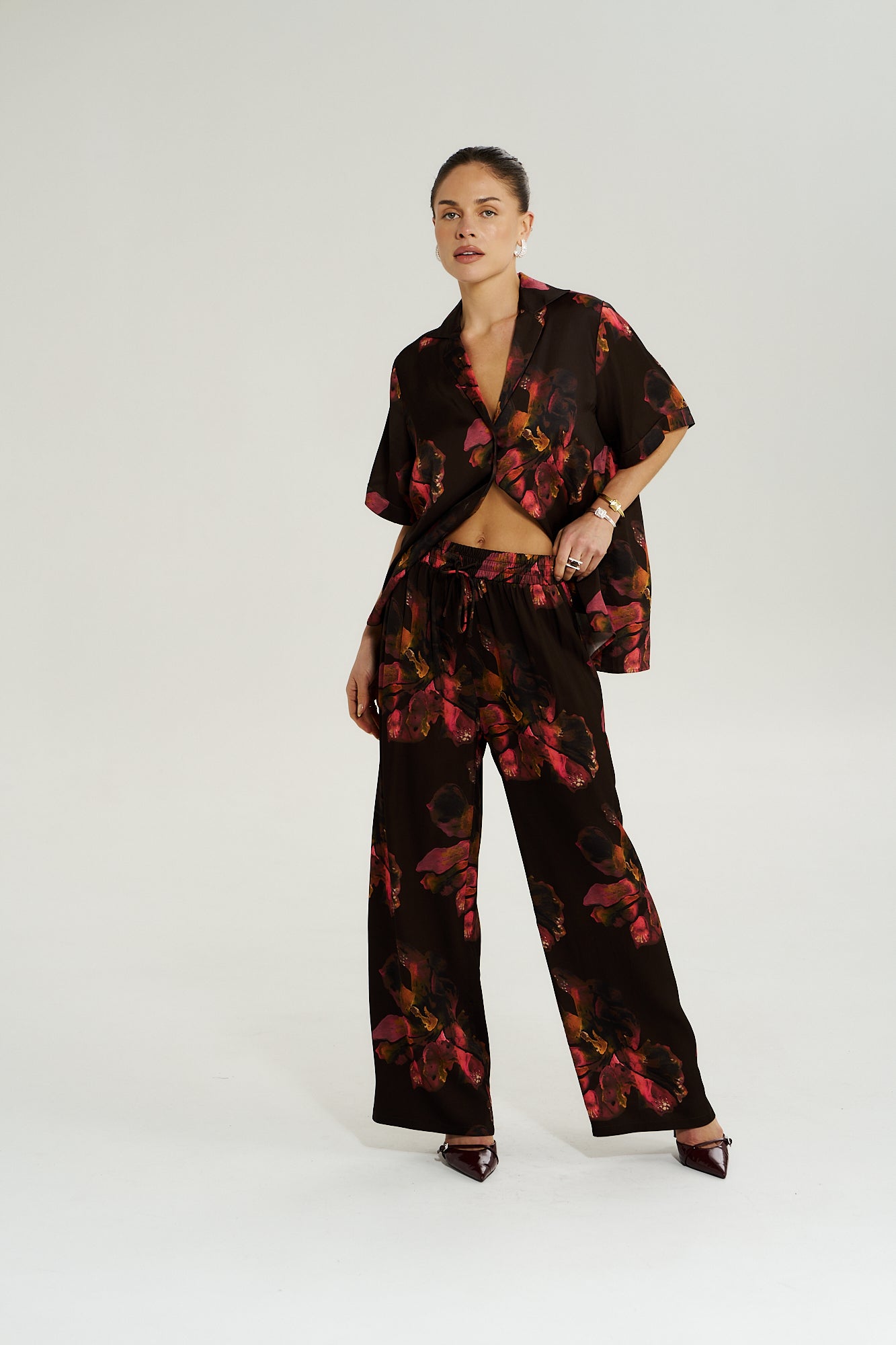 BUTTON UP SS SHIRT - CHOCOLAT PETALS