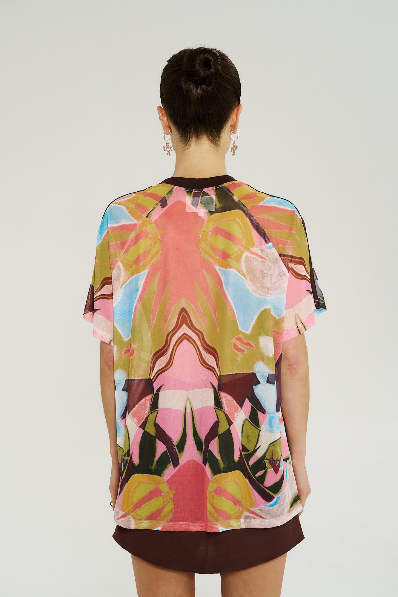 V NECK MESH TEE - WONDERLAND