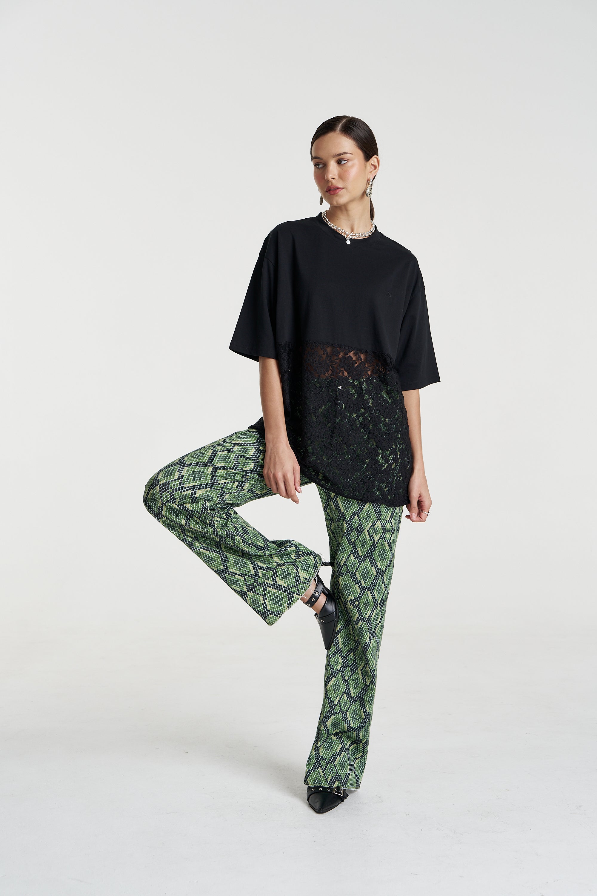 LACE PANEL TEE - BLACK