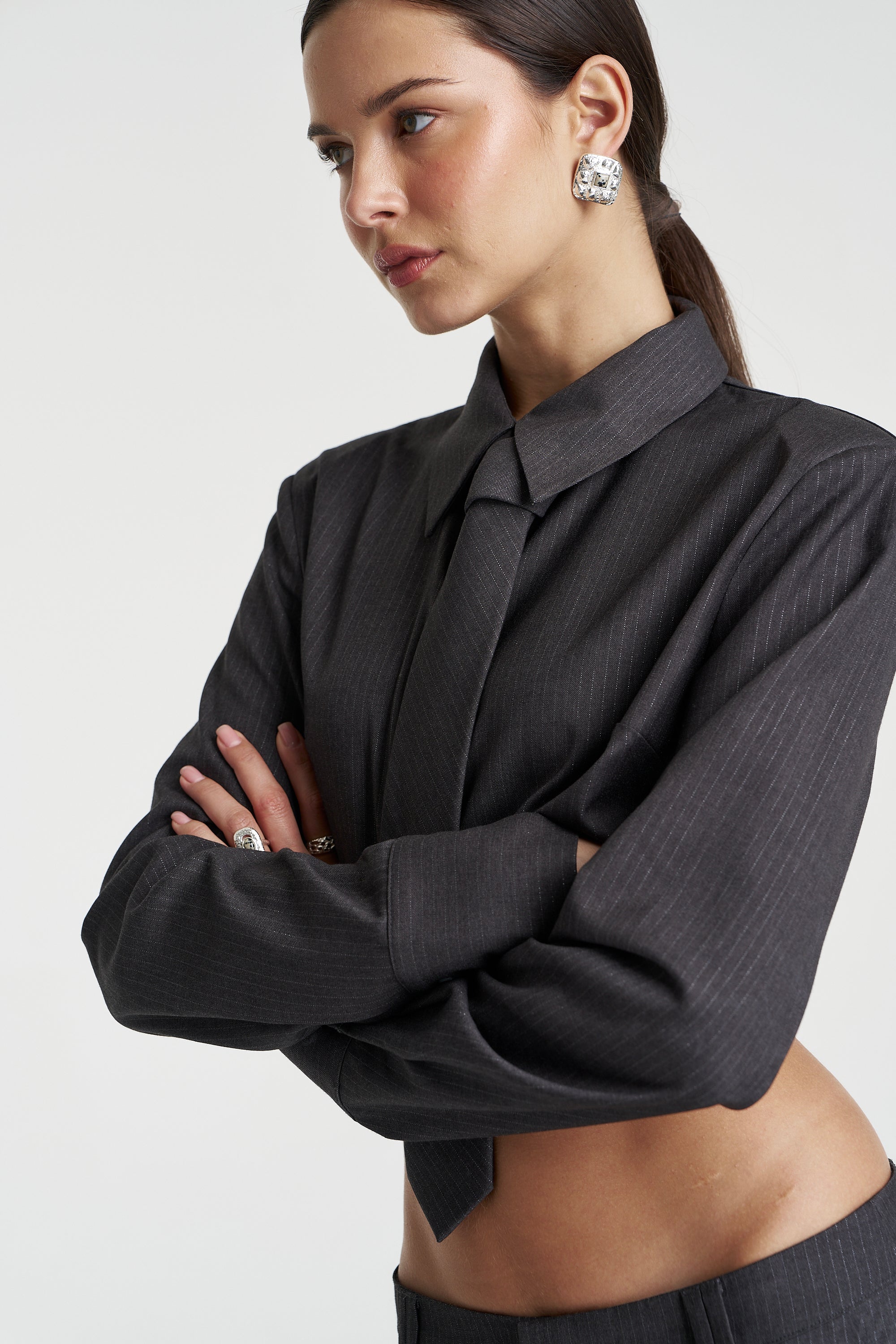 GIGI CROPPED SHIRT - GREY GLIMMER