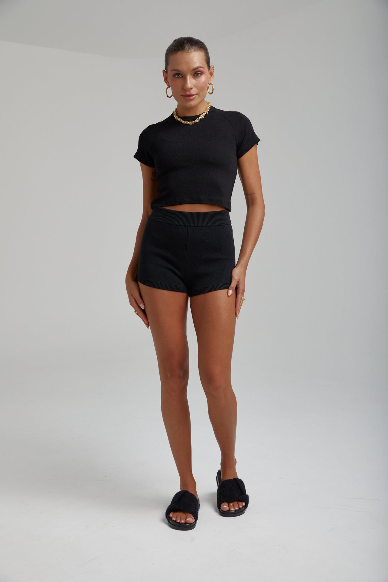 KNIT SHORTS - BLACK