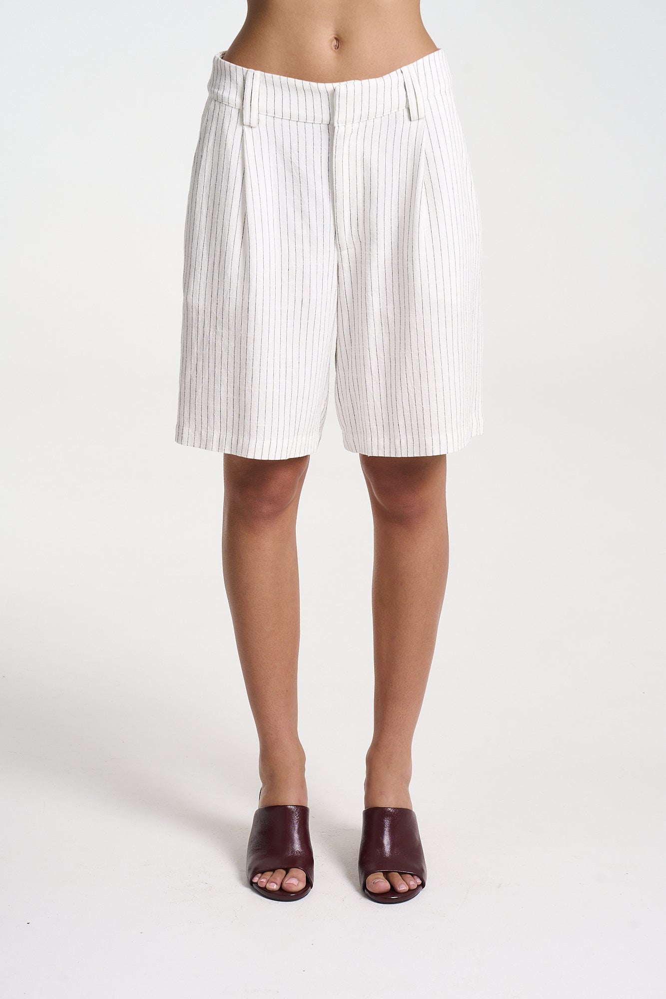 PLEATED BERMUDA SHORT - PINSTRIPE