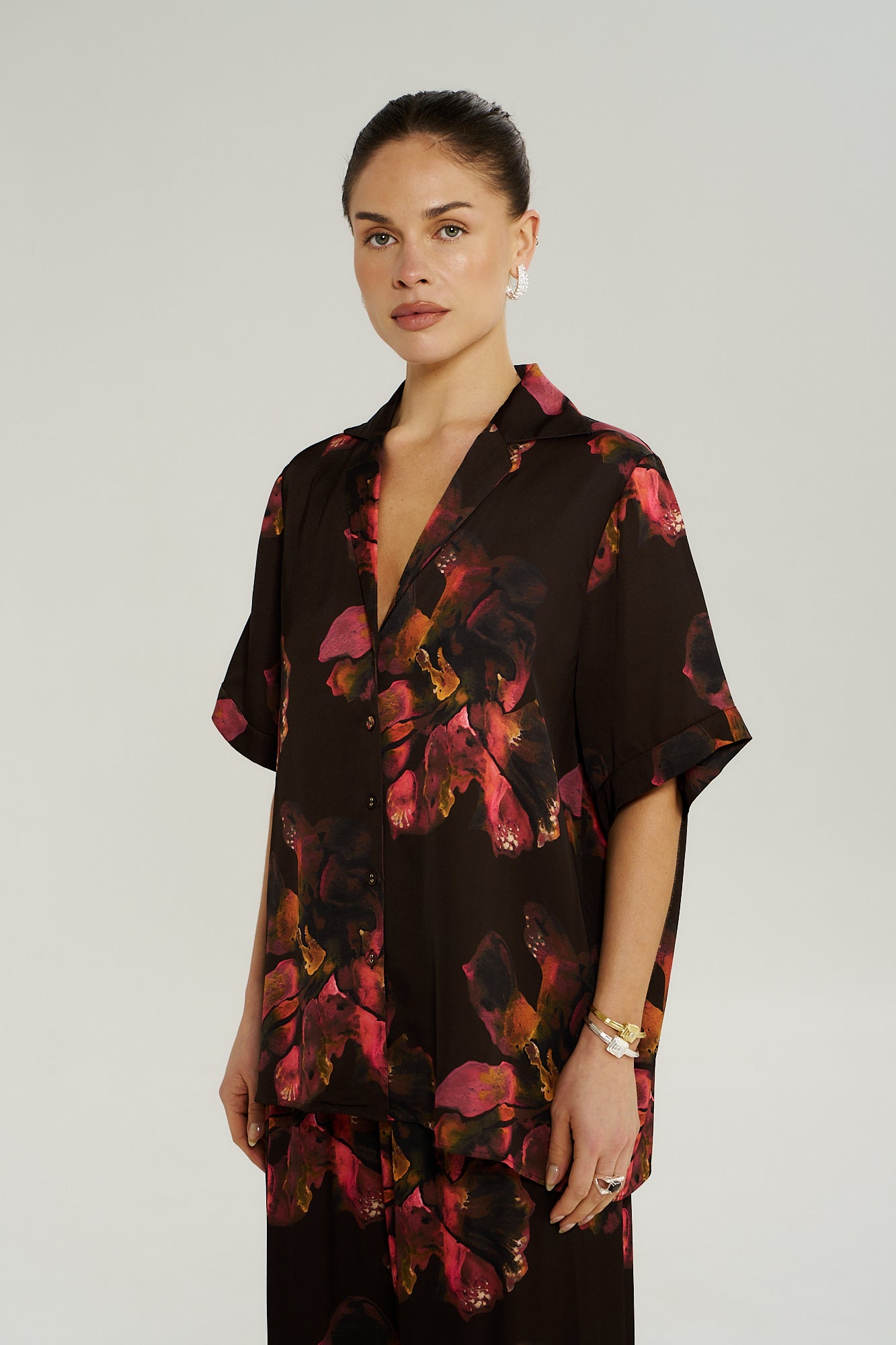 BUTTON UP SS SHIRT - CHOCOLAT PETALS