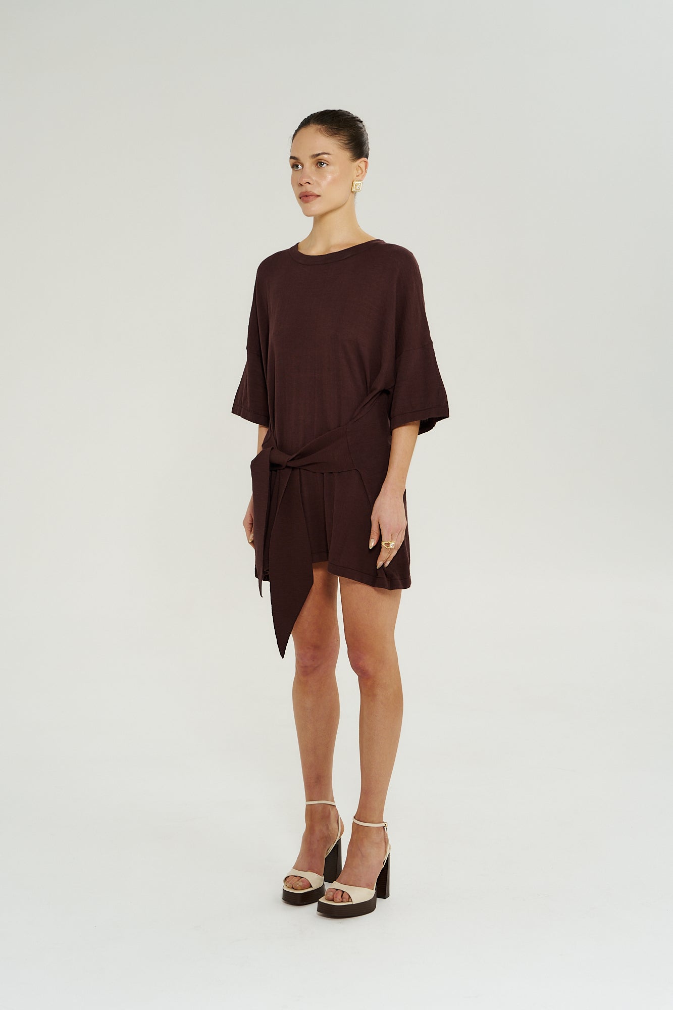 KNIT TIE FRONT DRESS - CHOCOLAT
