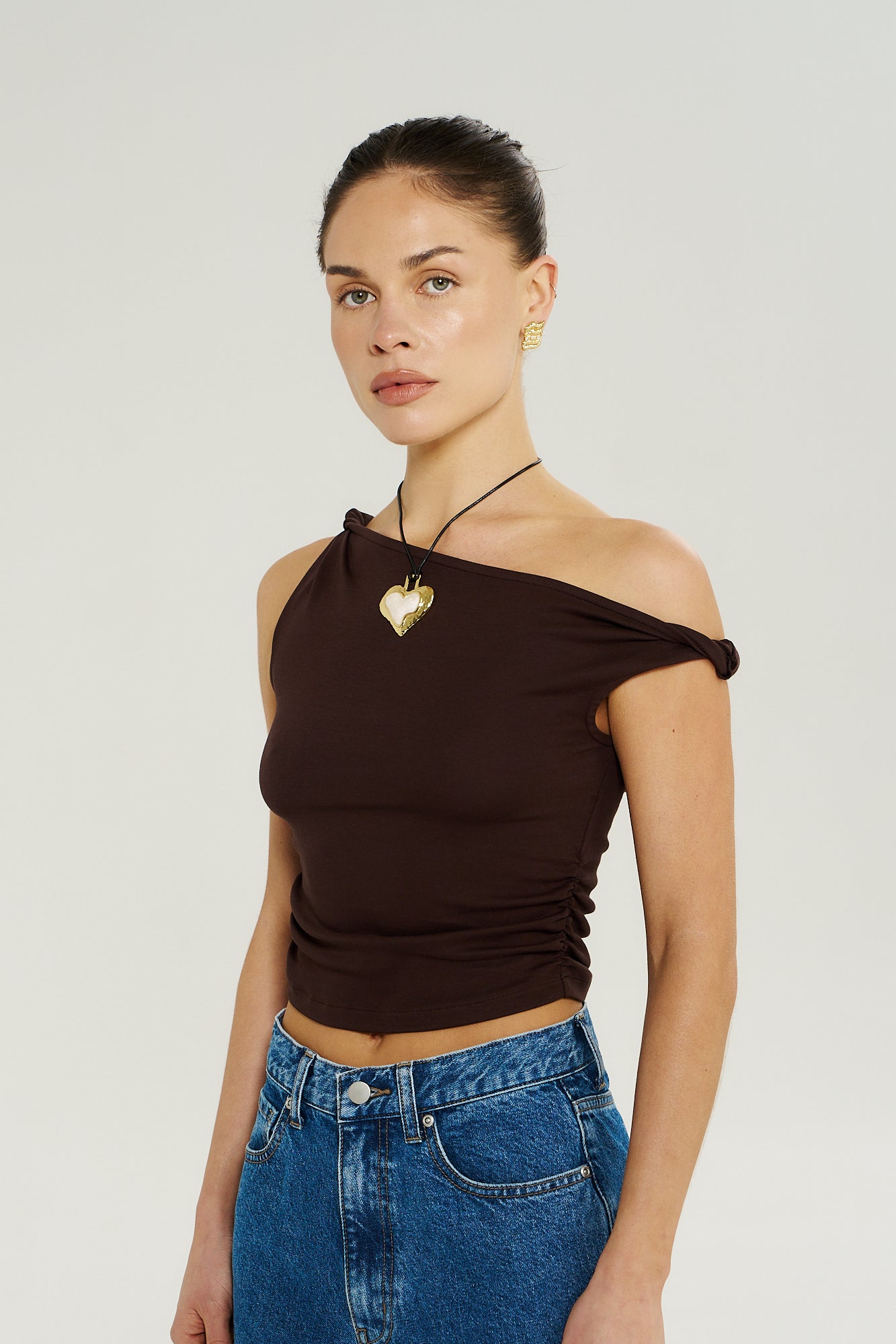 OFF SHOULDER TWIST TOP - CHOCOLAT