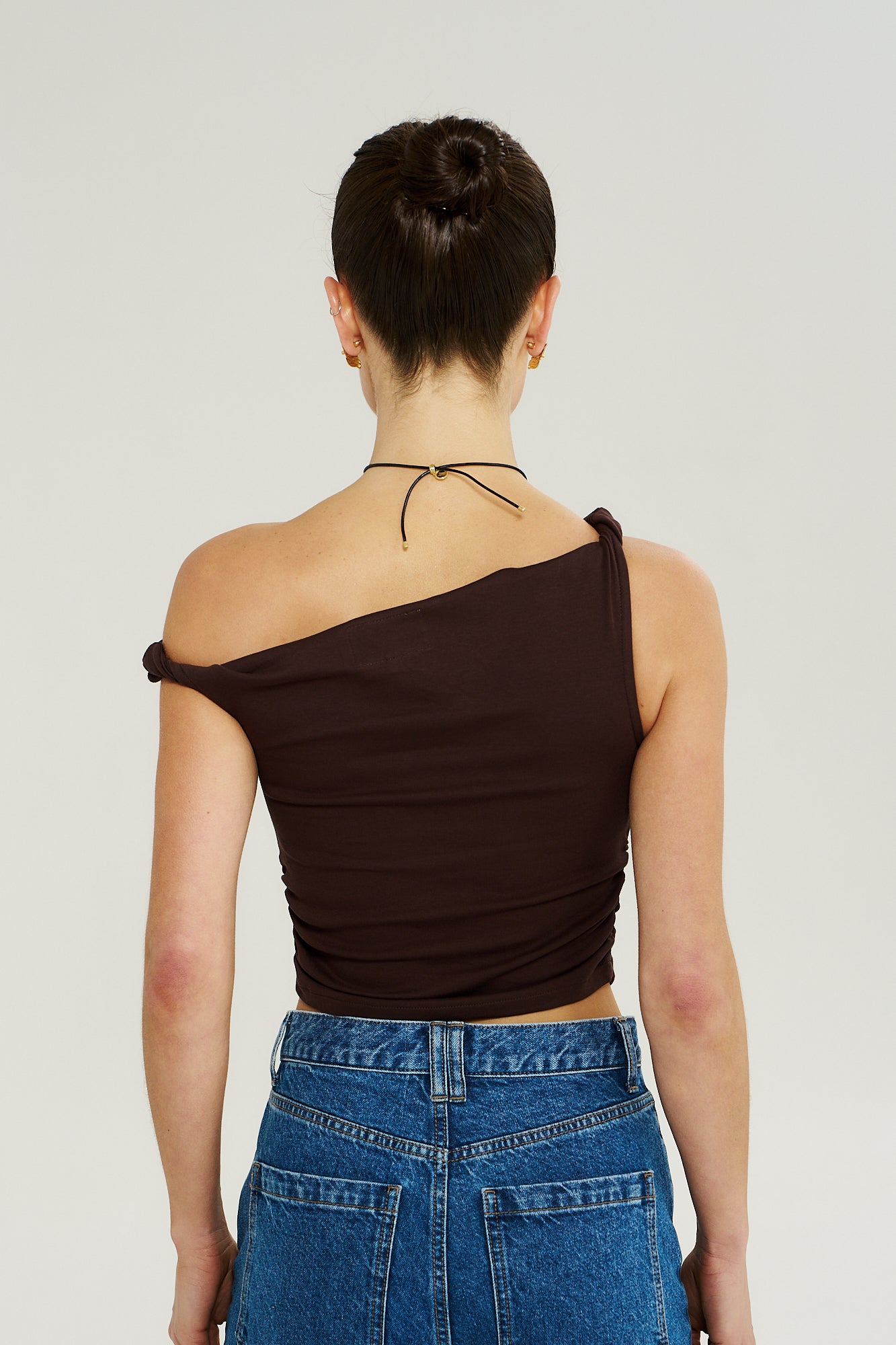 OFF SHOULDER TWIST TOP - CHOCOLAT