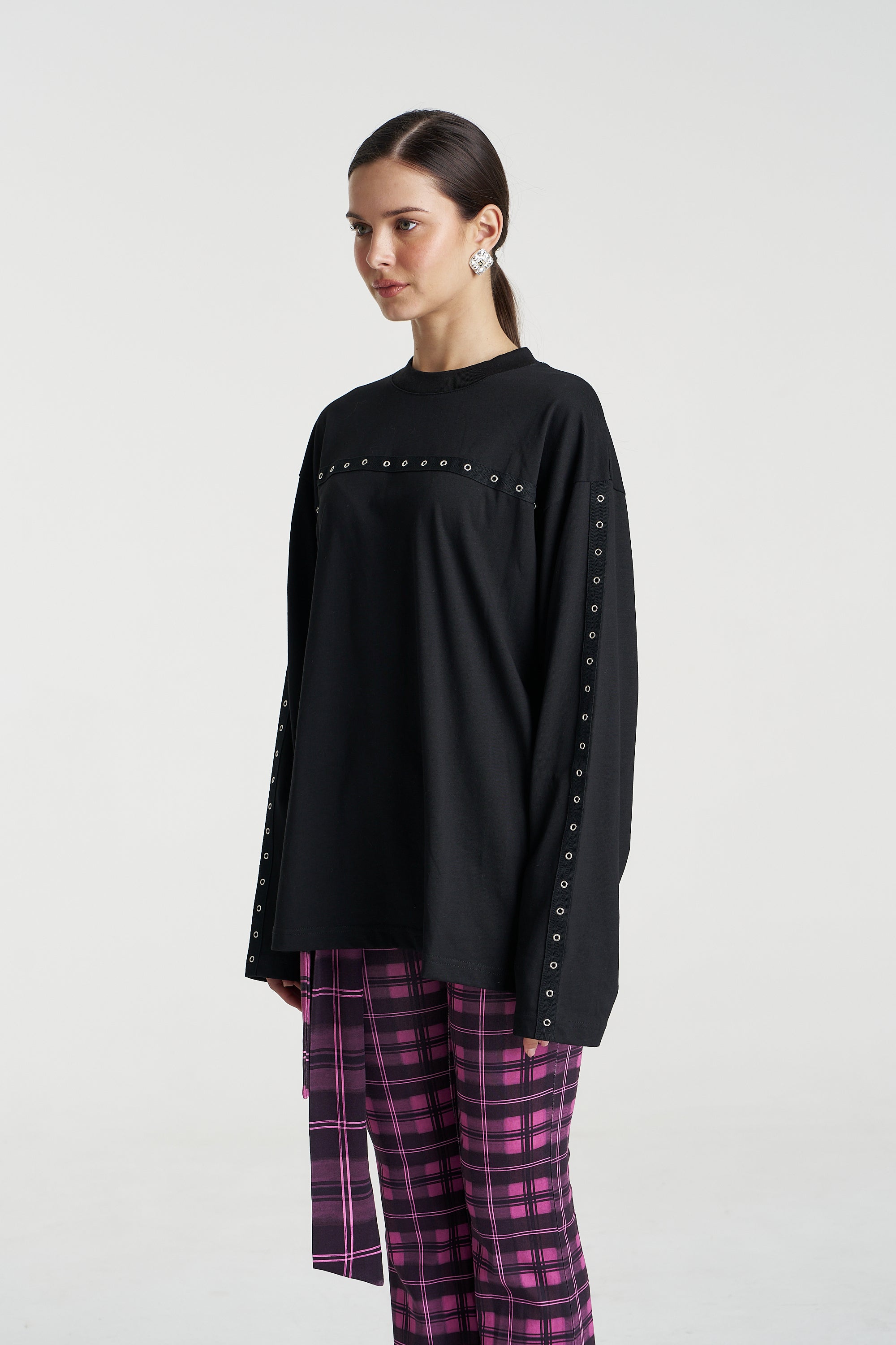 EYELET LS TOP - BLACK