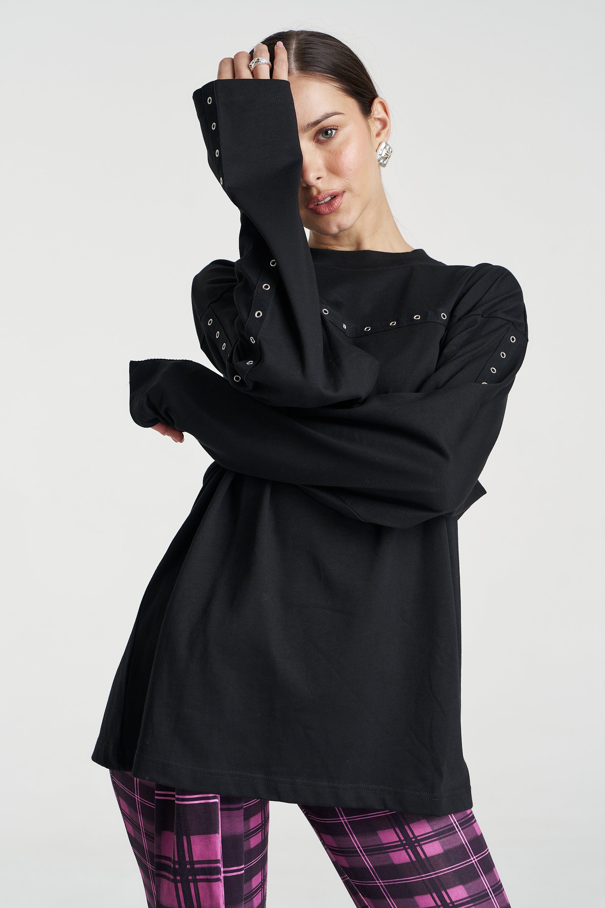 EYELET LS TOP - BLACK