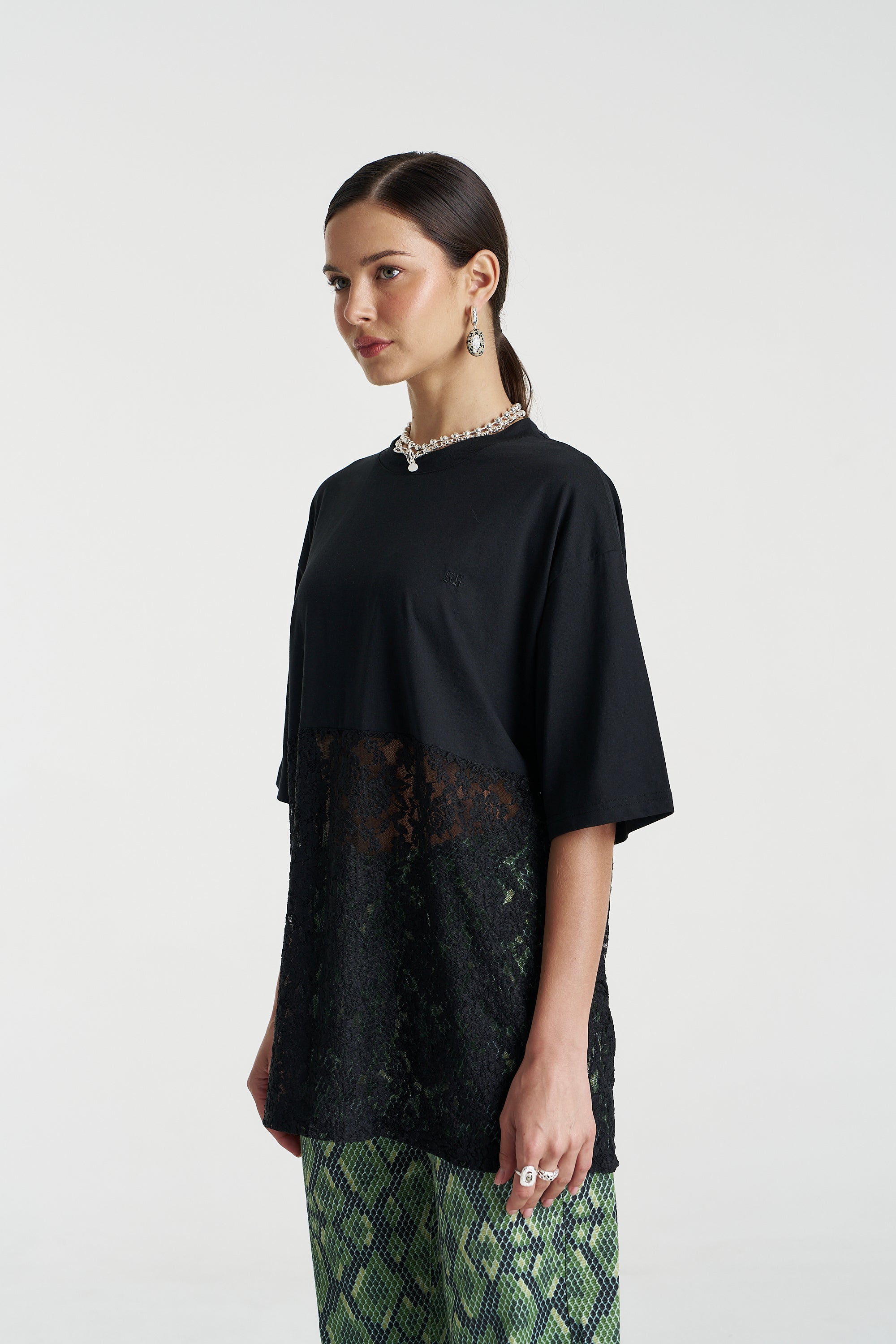 LACE PANEL TEE - BLACK
