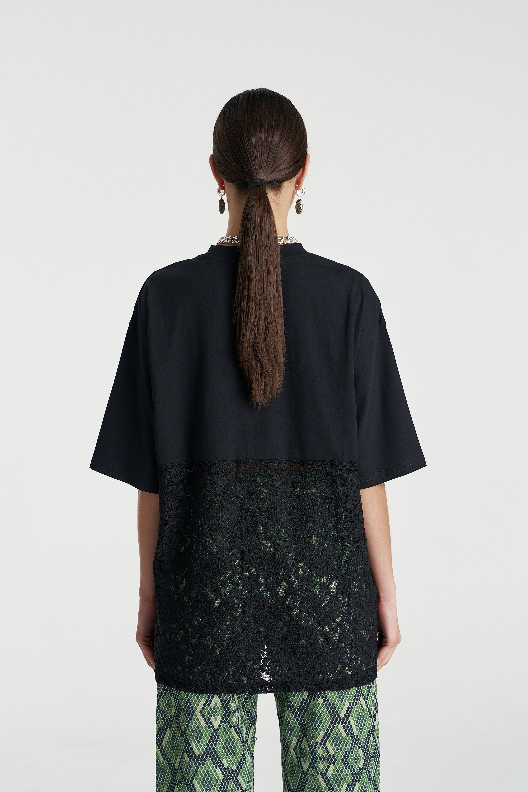 LACE PANEL TEE - BLACK