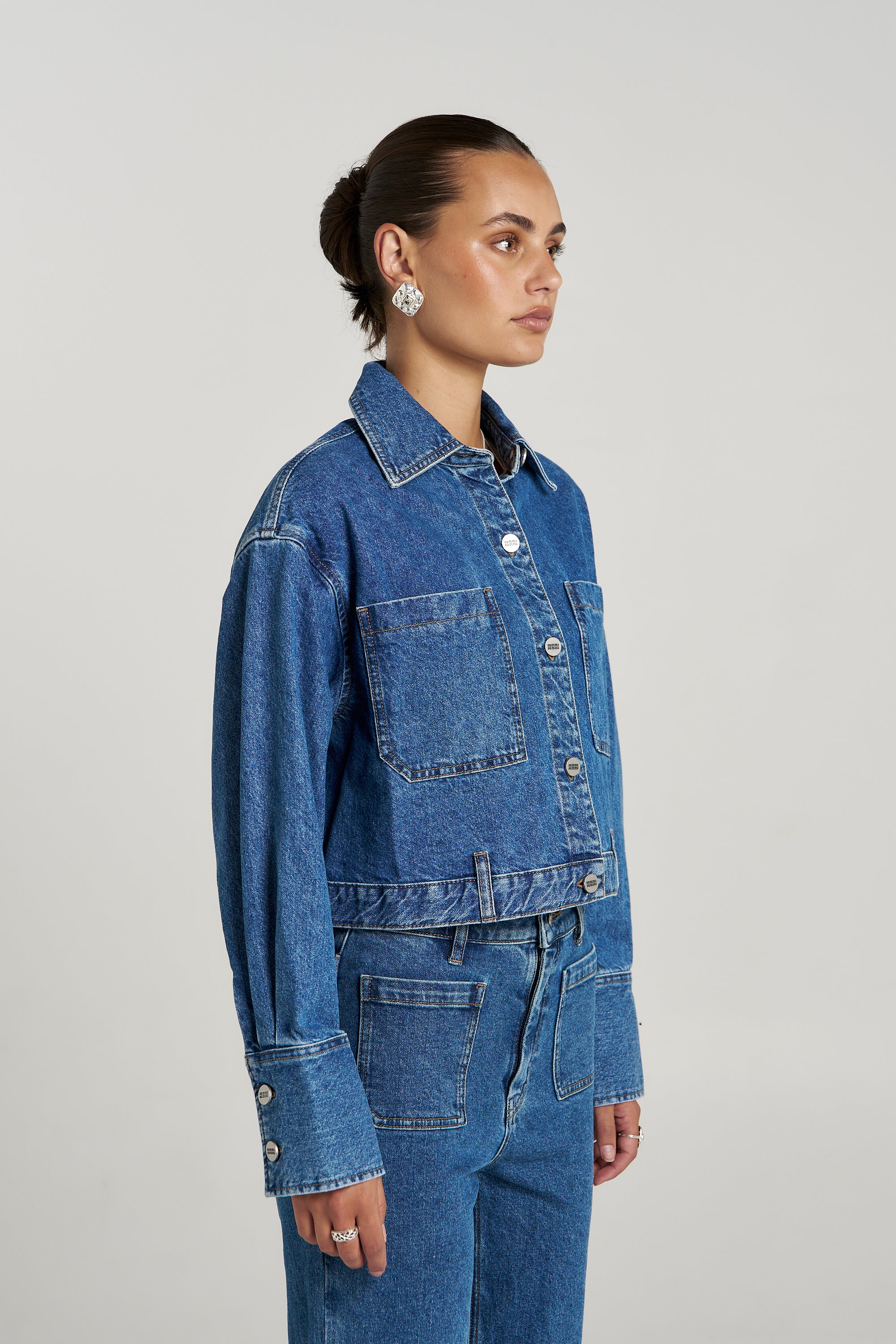 SOHO CROPPED DENIM JACKET - BLEU