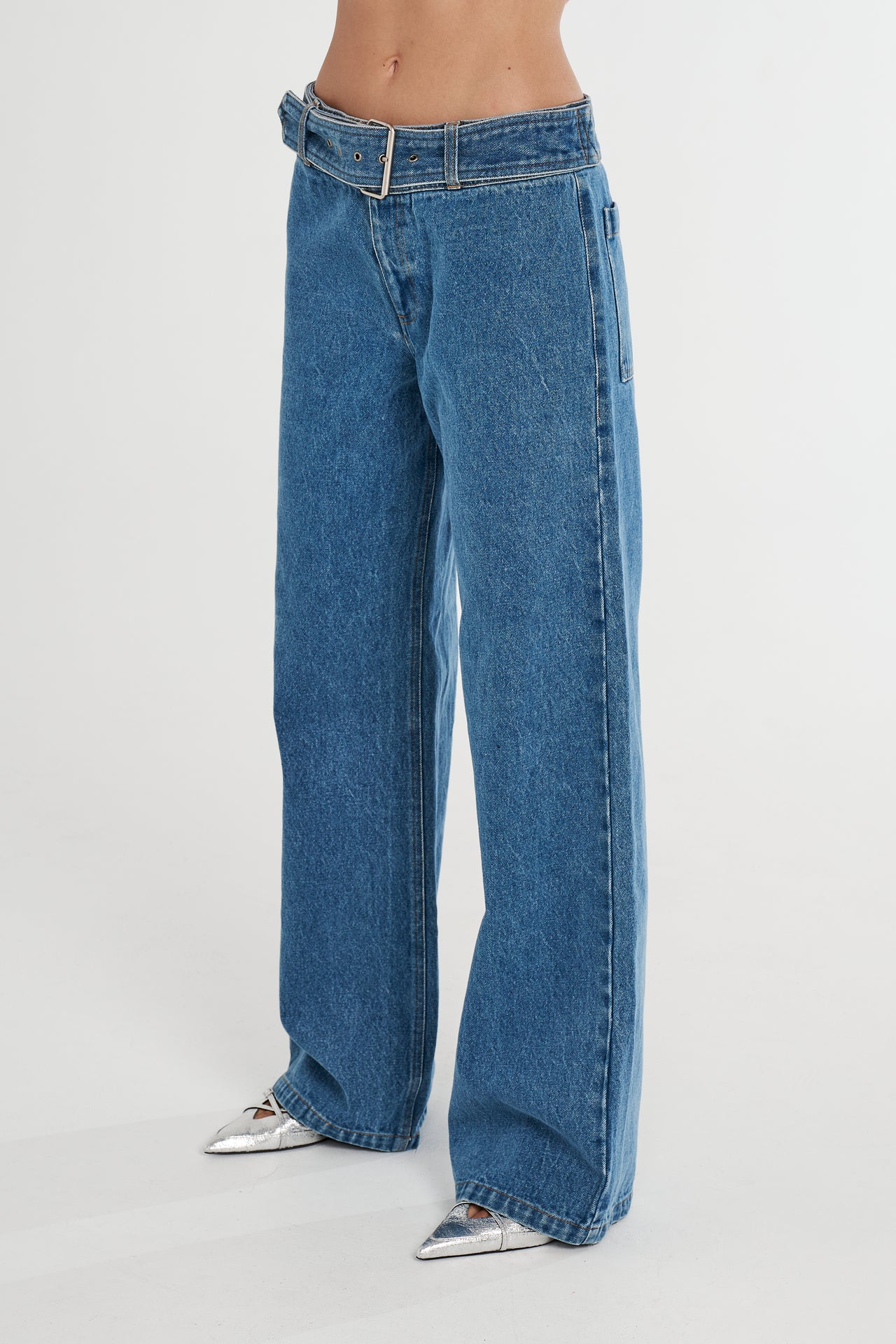 BUCKLE JEANS - BLUE WASH DENIM