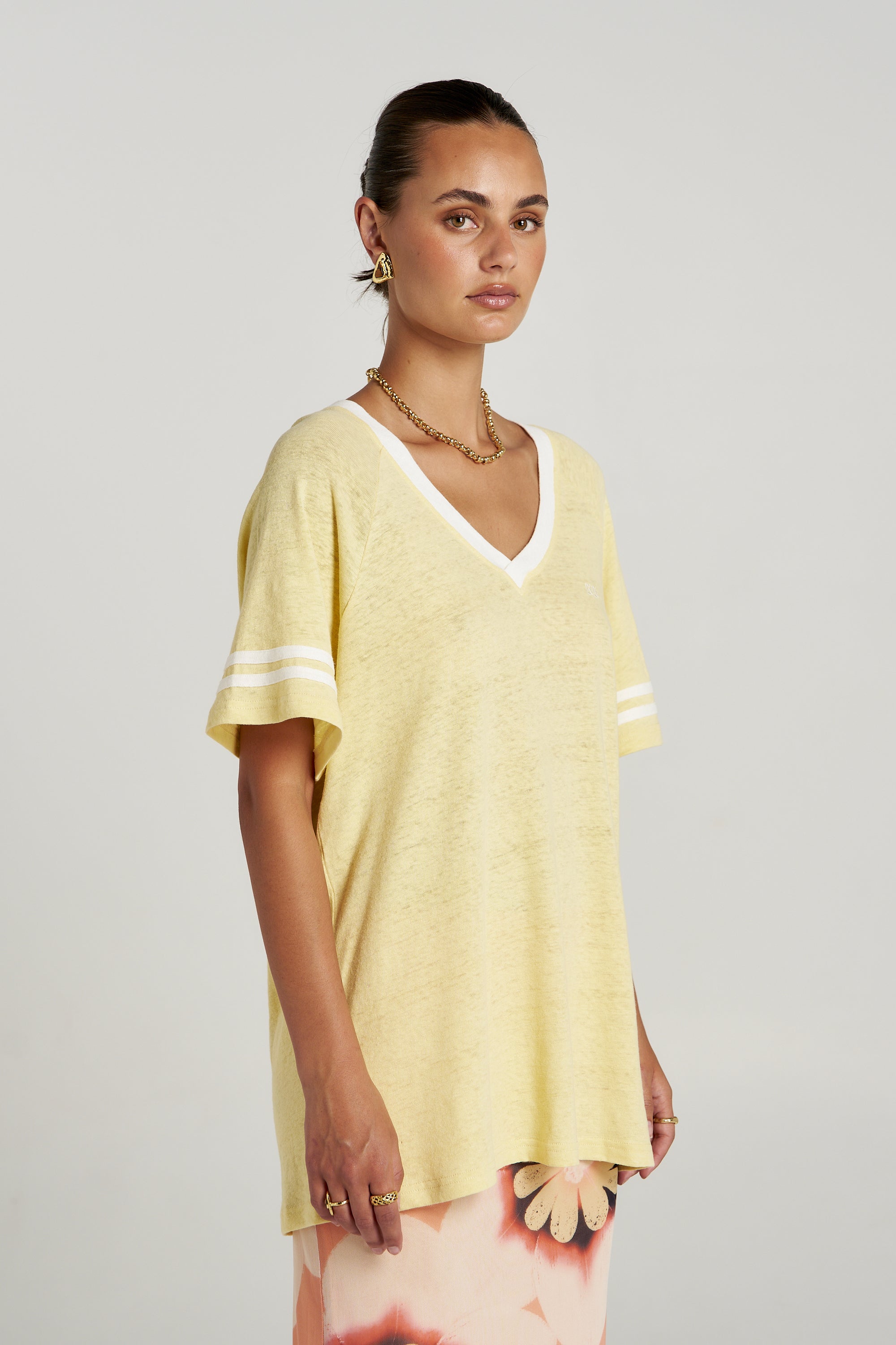 V NECK TEE - BUTTER