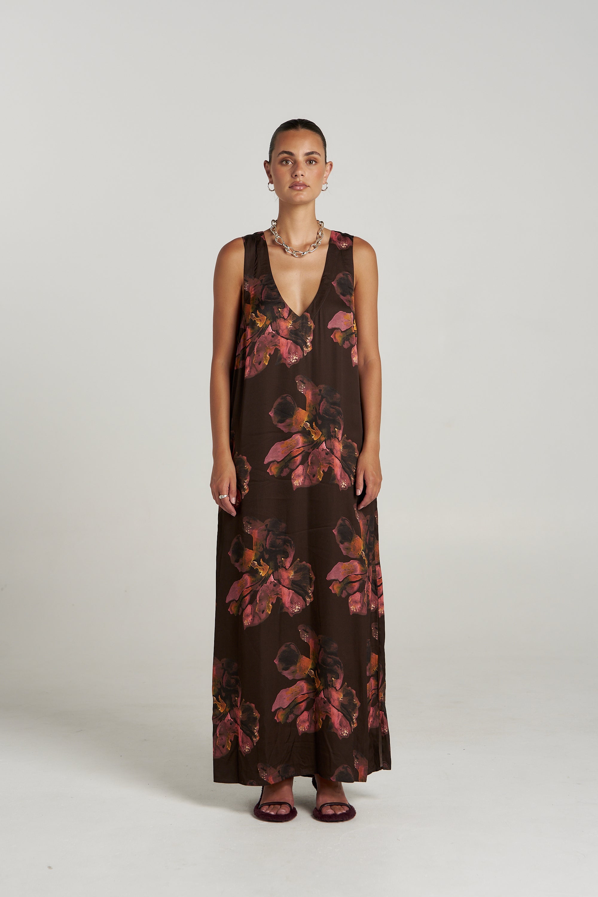 V NECK MAXI - CHOCOLAT PETALS