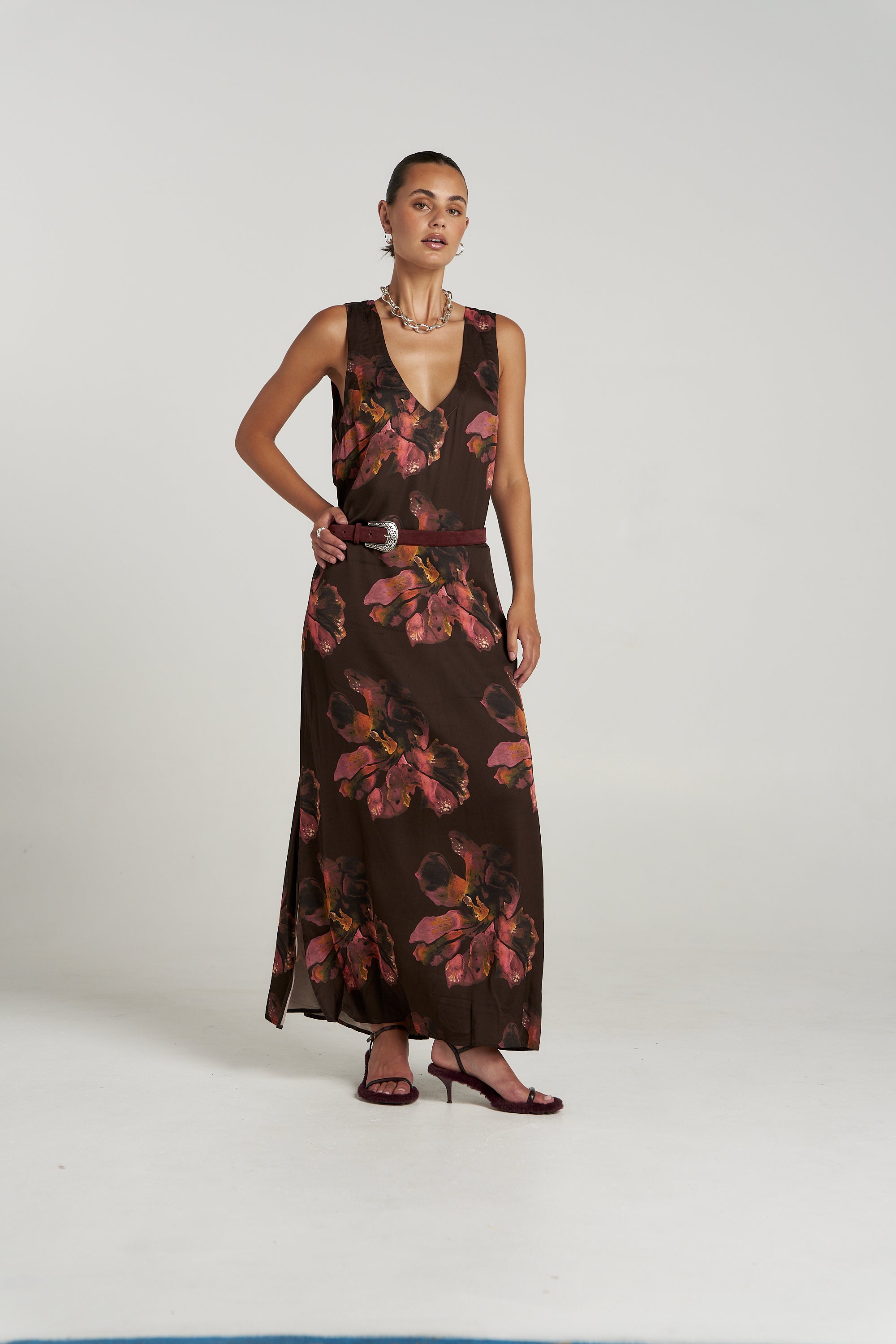 V NECK MAXI - CHOCOLAT PETALS