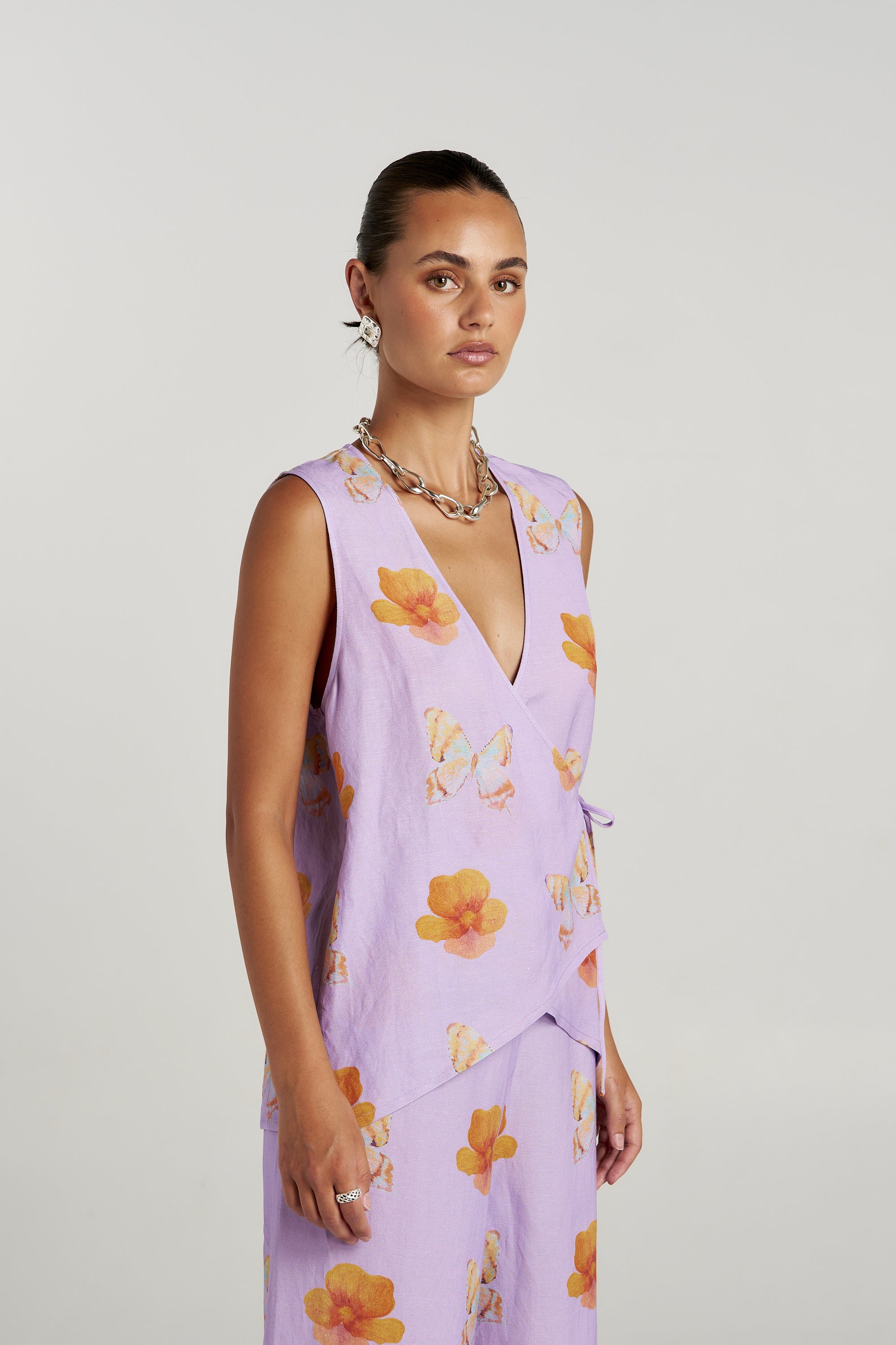 TIE FRONT VEST - REVERIE