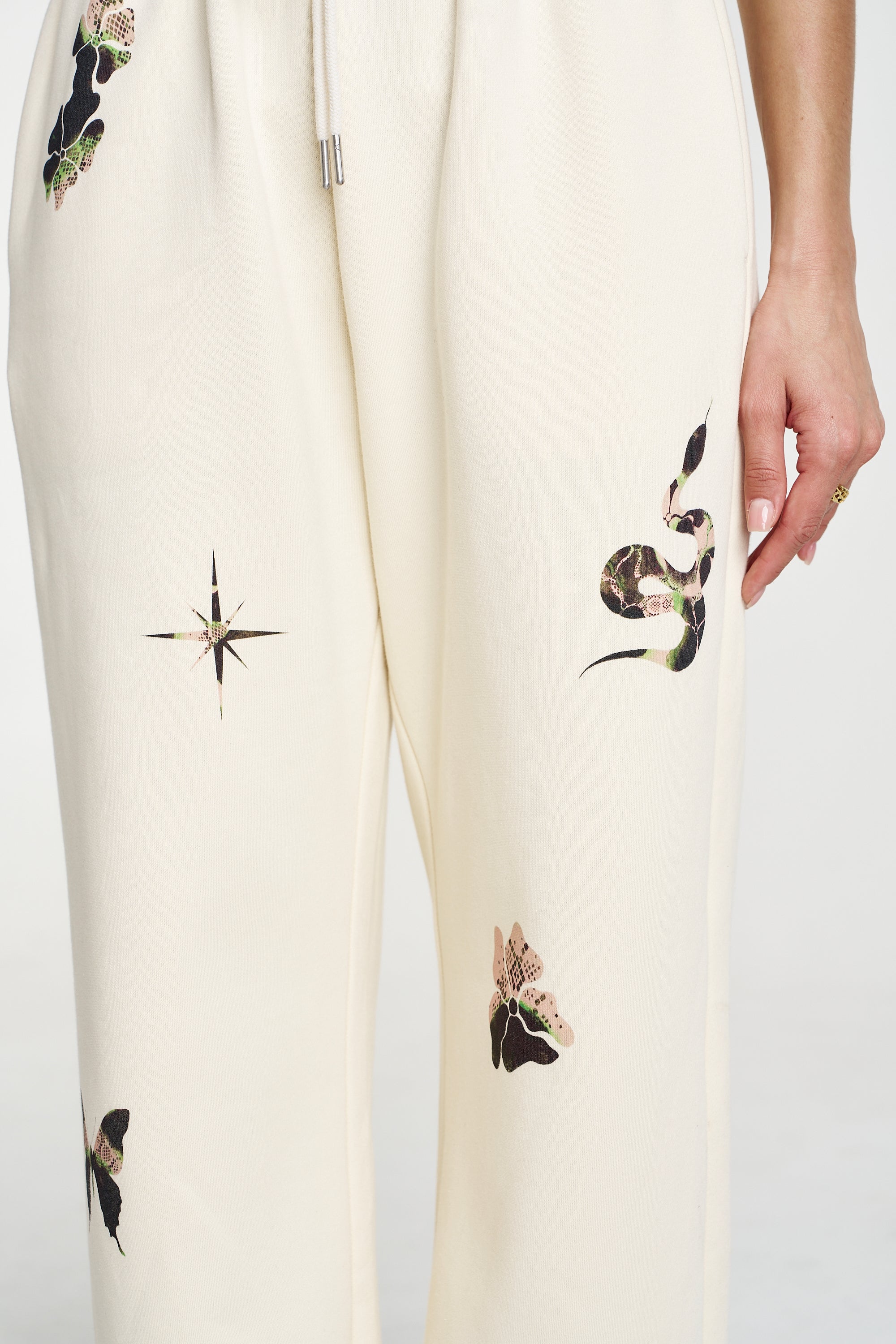 MOTIF TRACKPANT - VANILLA