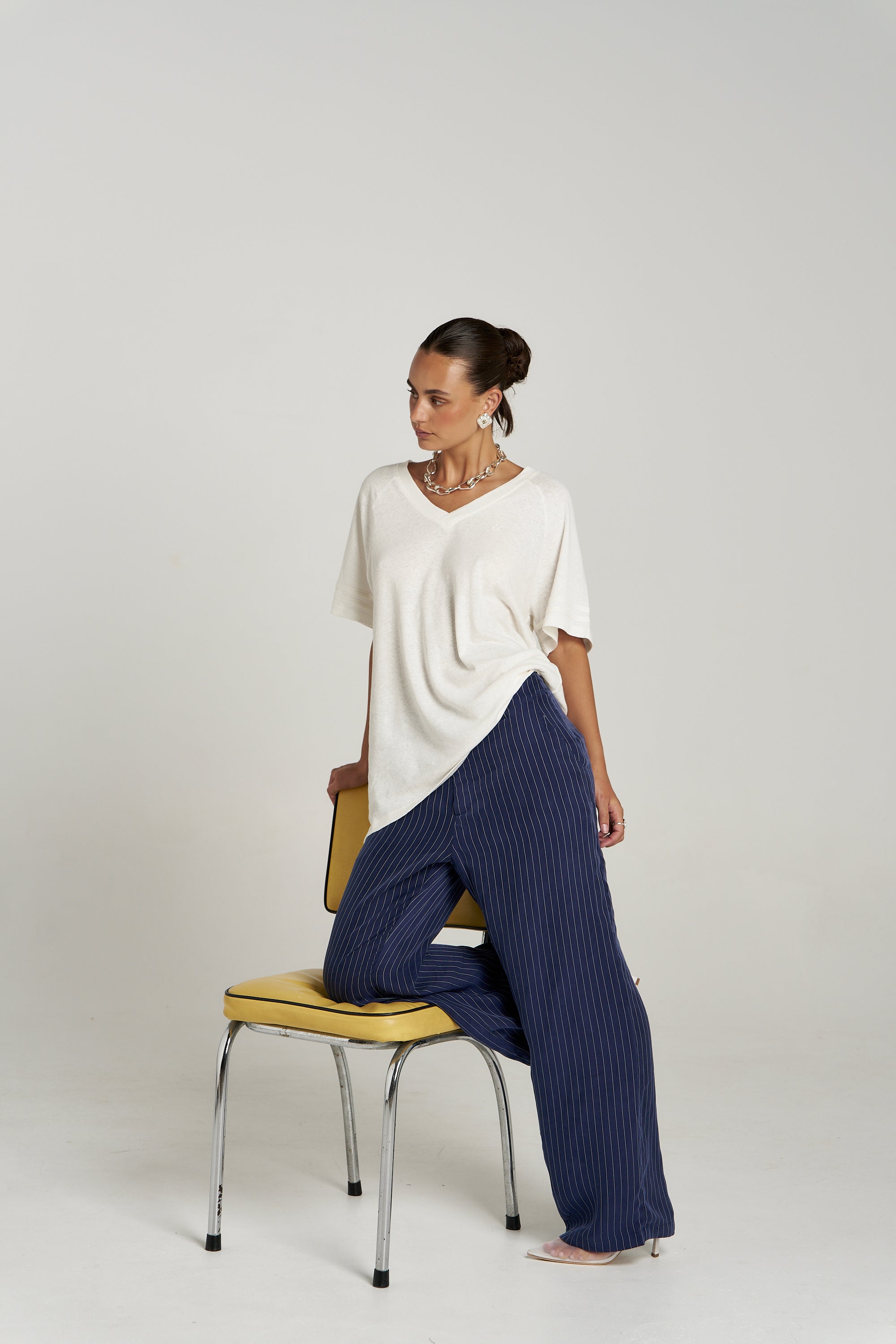 V NECK TEE - VANILLA