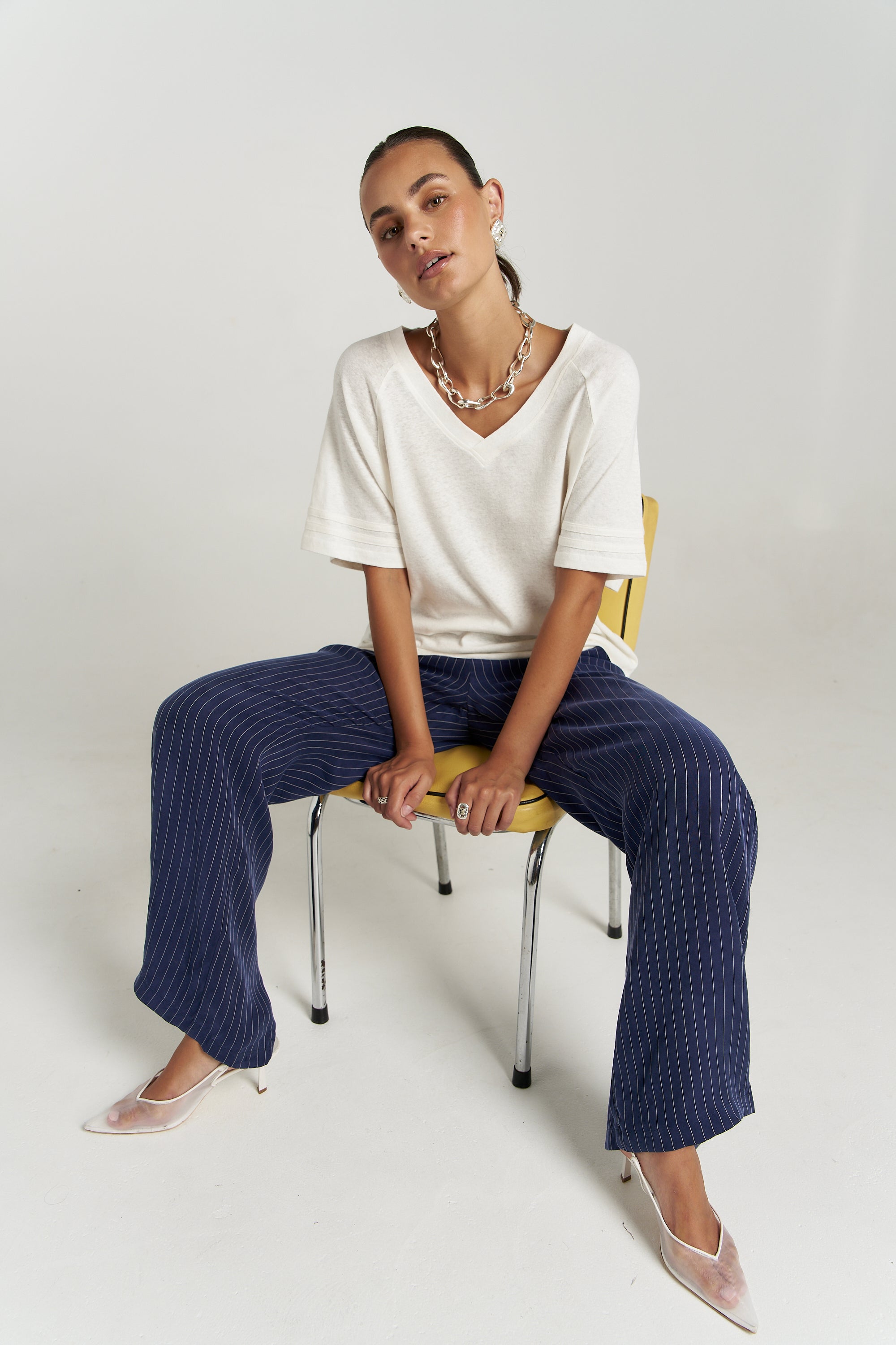 V NECK TEE - VANILLA