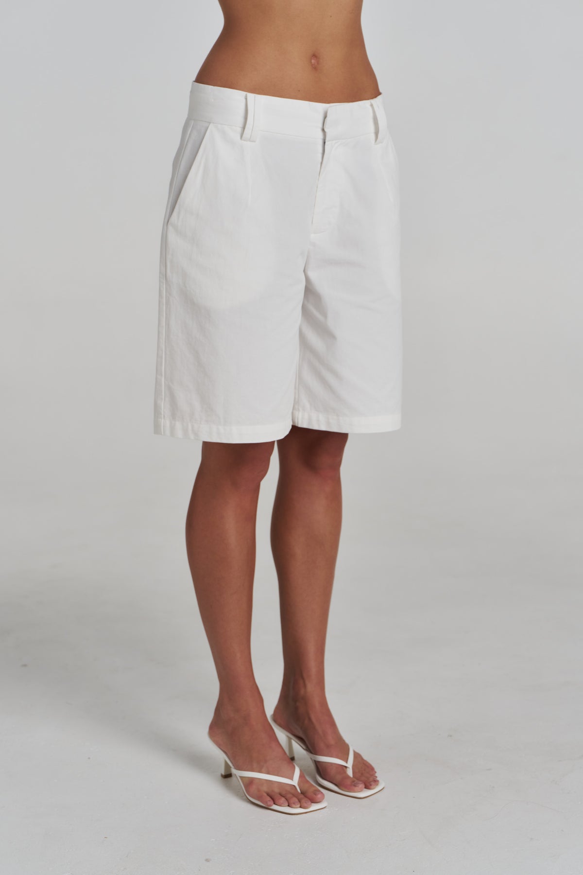 BERMUDA SHORT - IVORY